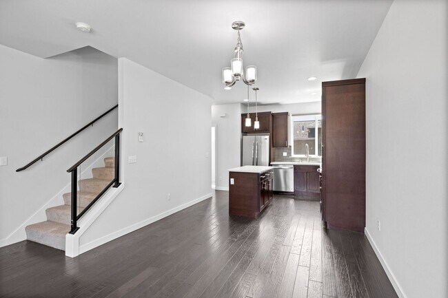 Building Photo - Spacious 3 Bed / 3.5 Bath Seattle Townhome!