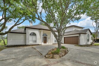 Building Photo - 108 Somerton Dr