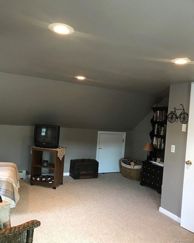 Building Photo - 137 Central Hwy