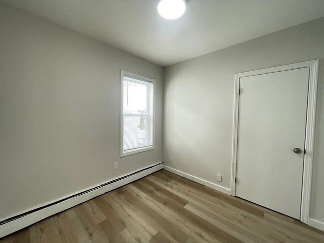 Building Photo - 124 Beech St