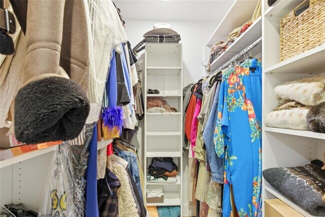 Building Photo - 1501 Barton Springs Rd