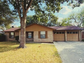 Building Photo - 221 Gruene Rd