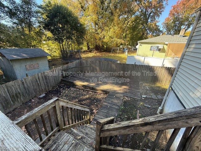 Building Photo - 2203 Maywood St