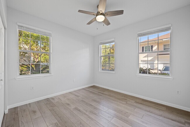Building Photo - 225 Murcia Dr