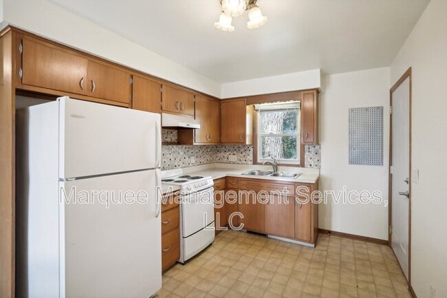 Building Photo - 4903 Camden Rd