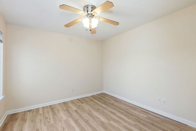 Building Photo - Ready to Rent