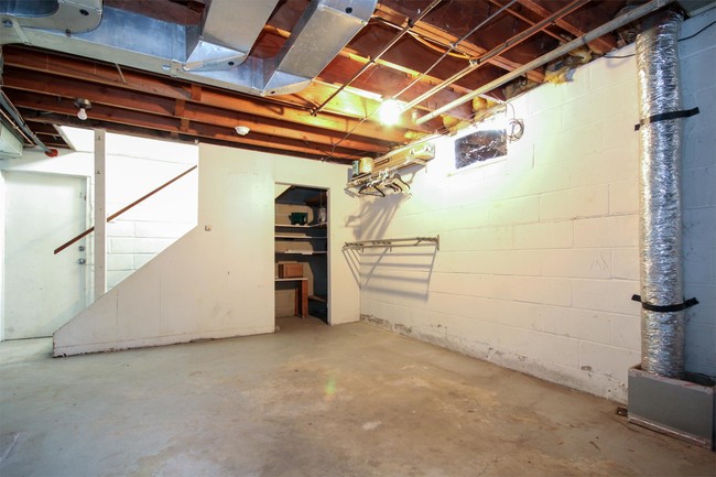 Building Photo - 5819 Blaisdell Ave