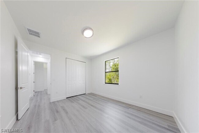 Building Photo - 714 Anaconda Ave S