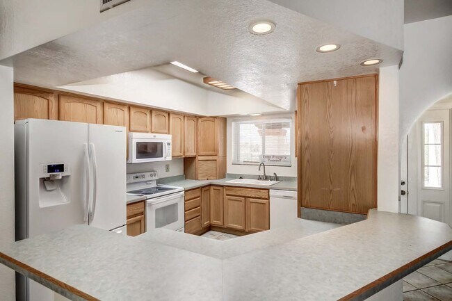 Building Photo - 5374 N Flint Ave