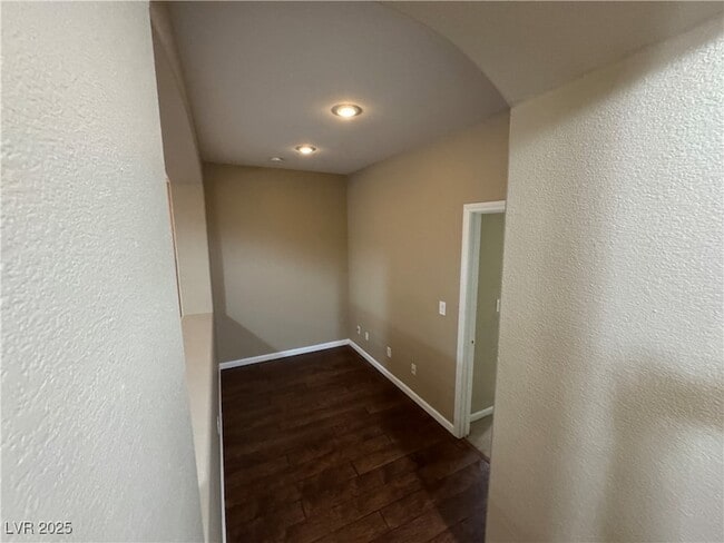 Building Photo - 4608 N Sergeant Ct