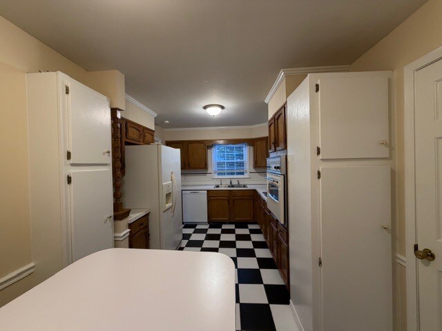 Building Photo - 5606 Bledsoe Dr
