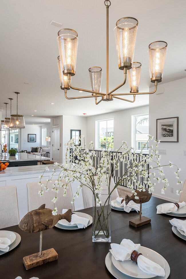 Building Photo - 724 13th St