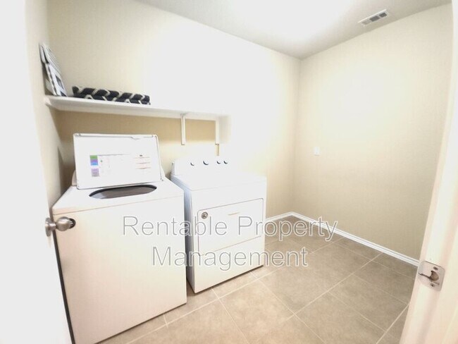 Building Photo - 5716 Hopkins Dr