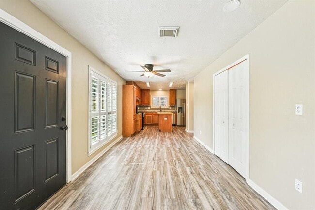 Building Photo - 10410 Springland Ct