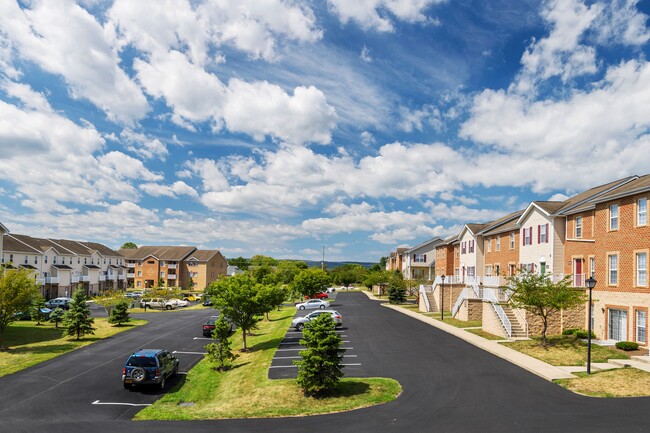 Building Photo - Linden at Martinsburg