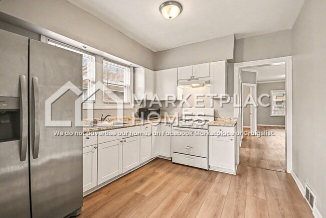 Building Photo - 11256 S Homewood Ave