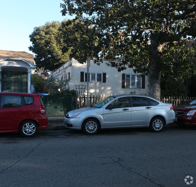 Primary Photo - 4551-4553 1/2 Melbourne Ave