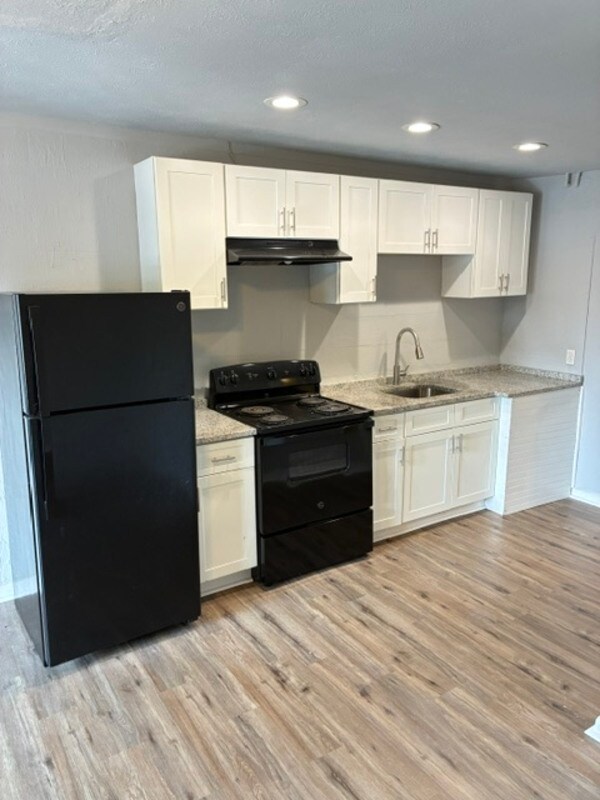 Building Photo - 2150 Inwood Terrace