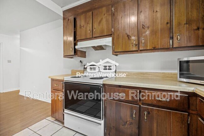 Building Photo - 12330 Deerhurst Dr
