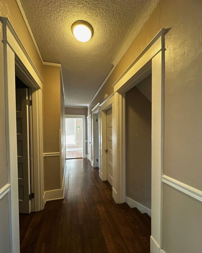 Building Photo - Gorgeous 4 Bedroom Home Now Available!!