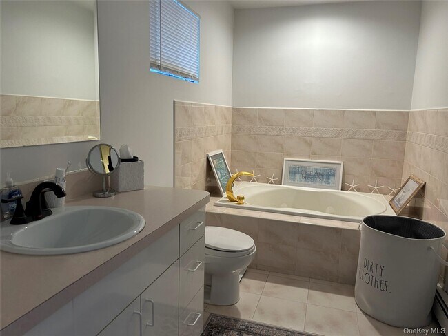 Building Photo - 259 Lincoln Blvd