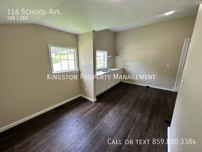 Building Photo - 116 School Ave