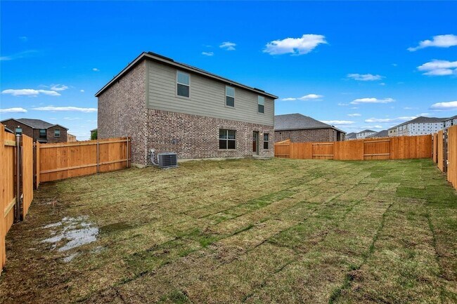 Building Photo - 290 Moonstone Way