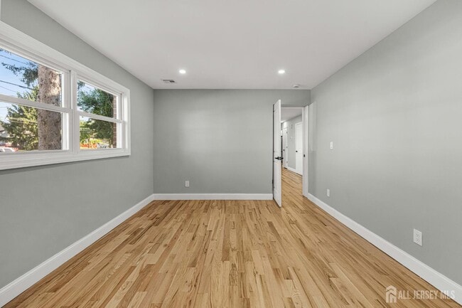 Building Photo - 614 Remsen Ave