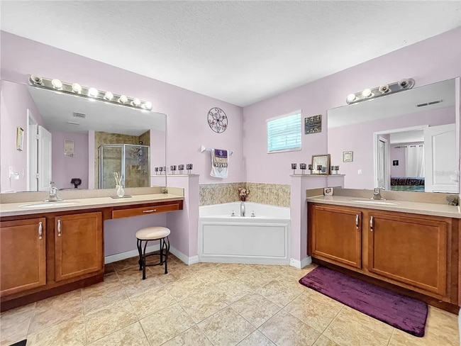 Building Photo - SECTION8 VOUCHER ACCEPTED! Stunning Home at Bay Cedar Ave! 4bed | 3bath