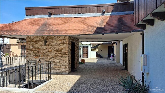 Building Photo - 29 Beech Ave