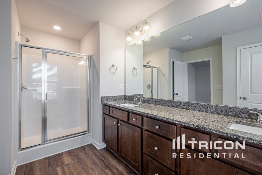Building Photo - 1492 Silver Charm Ln