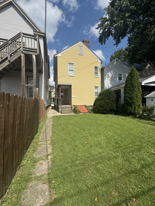 Building Photo - 310 3rd St