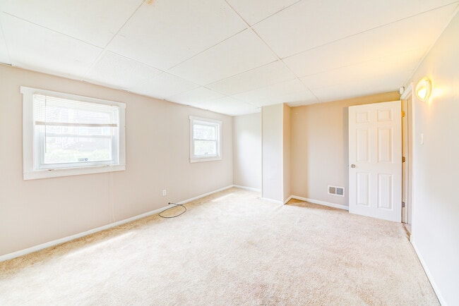 Building Photo - 1008 E Warrington Ave