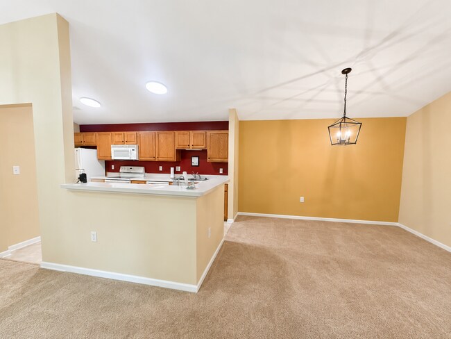 Building Photo - 6500 Matalin Pl