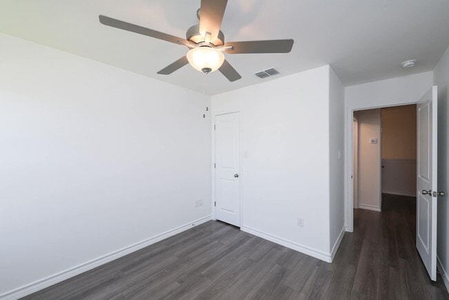 Building Photo - 9923 Bijan Dr