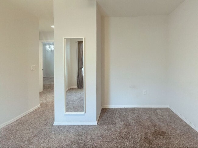 Building Photo - 1213 Grantham Dr