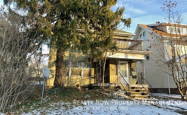 Building Photo - 2201 Oakdale Rd