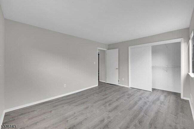 Building Photo - 250 Ridgedale Ave