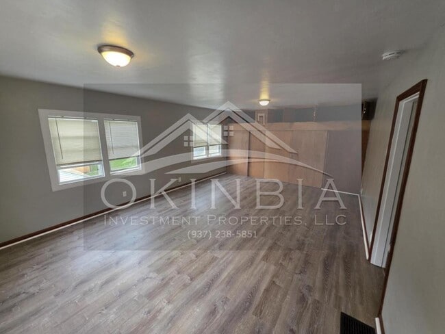 Building Photo - 216 Knecht Dr