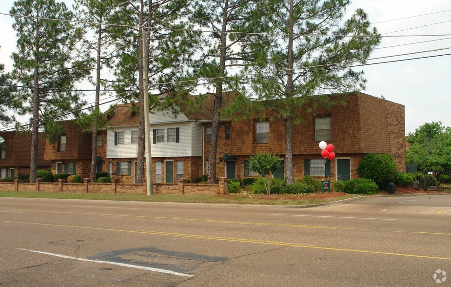 Arlington Apartments 5845 Ridgewood Rd Jackson MS 39211 Apartment