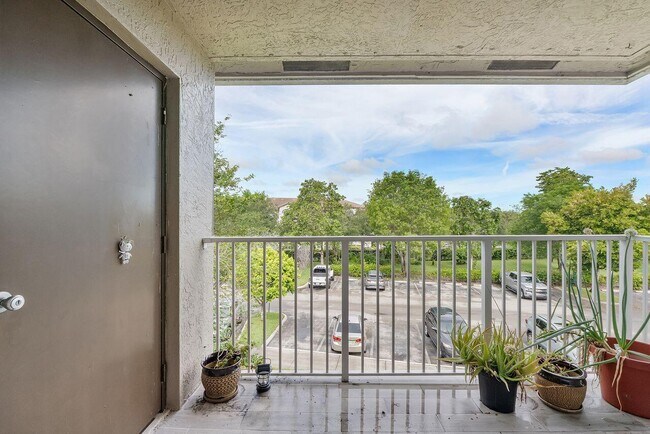 Building Photo - 5011 Wiles Rd