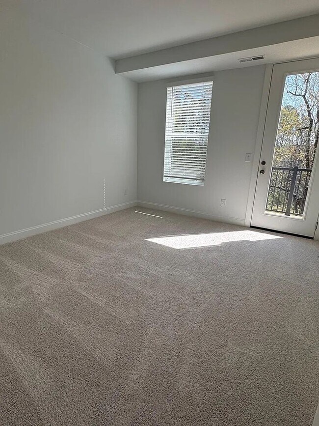Building Photo - Stunning New Construction 3BD, 2.5BA Cary Townhome-Style Condo with a 1-Car Garage in a Prime Loc...