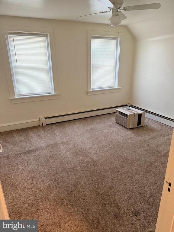 Building Photo - 604 S Main St