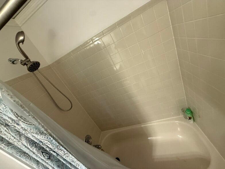 Building Photo - 955 Juniper Way
