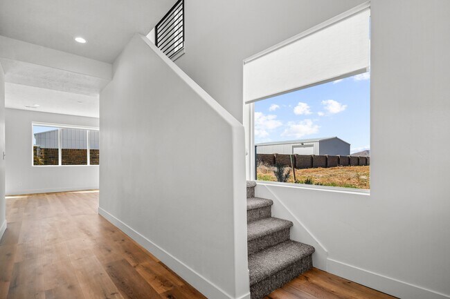 Building Photo - 489 W 1760 N