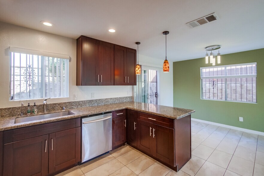 Building Photo - 2724 K St