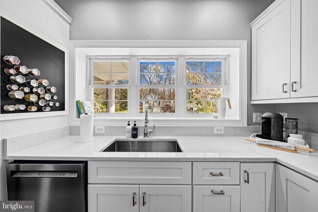 Building Photo - 3803 Estel Rd