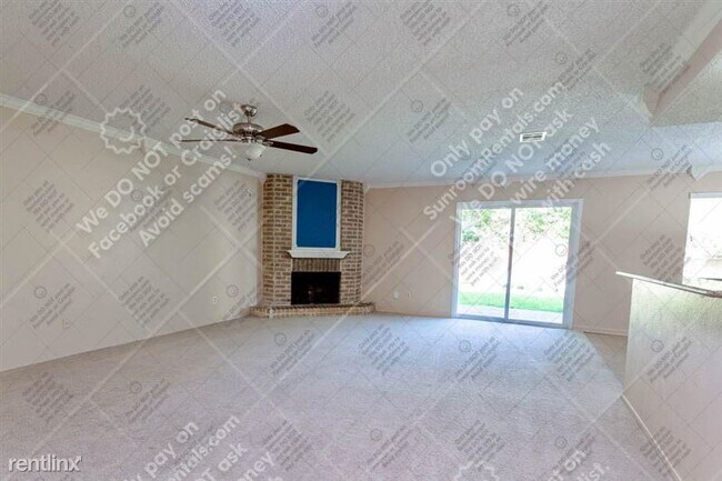 Building Photo - 2204 Silver Spur Dr