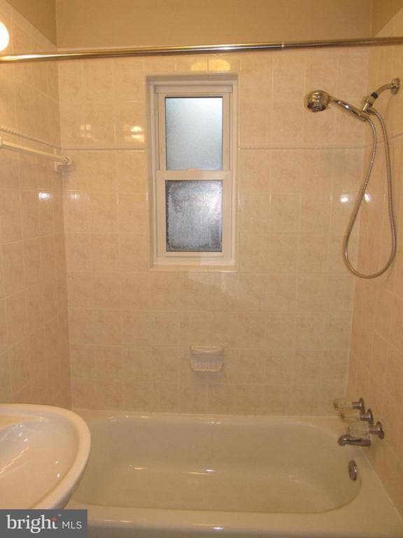 Building Photo - 121 E Glendale Ave