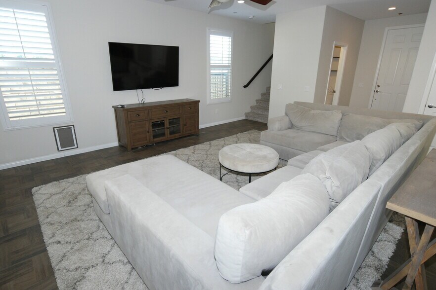 Building Photo - 13373 Shoreham Dr